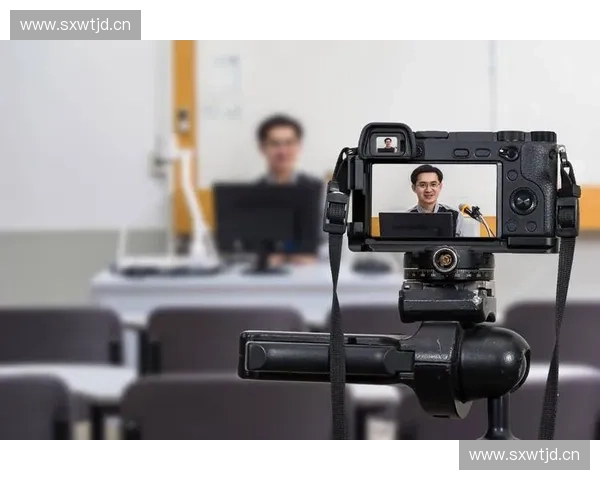 《全新直播体验揭秘:如何提升观看互动性与观众粘性》